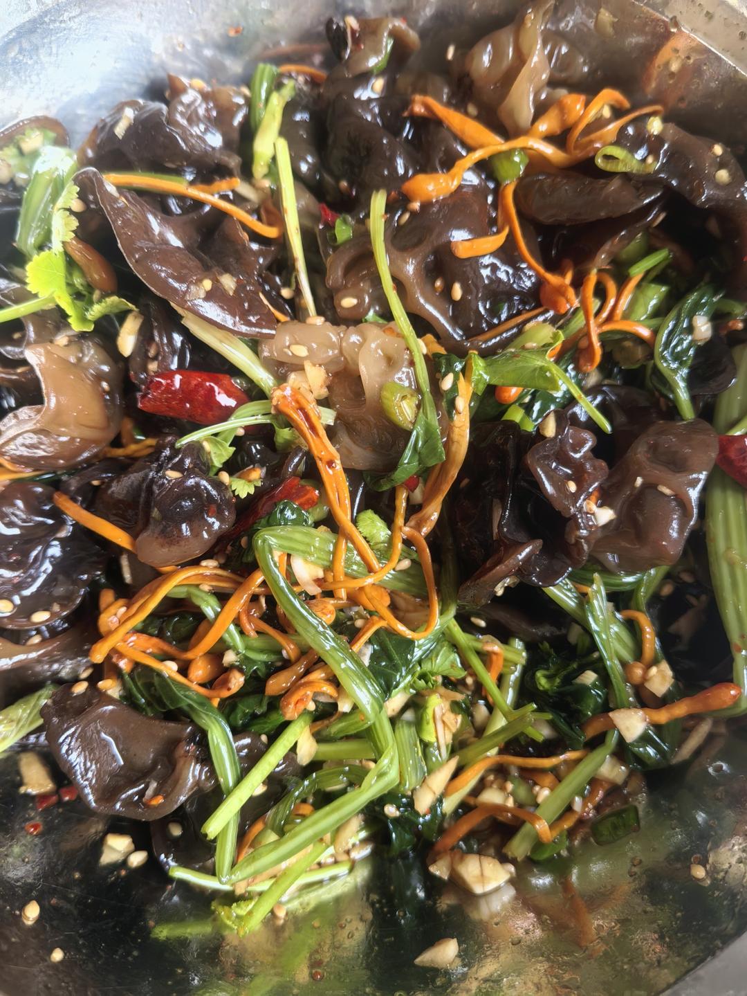 清爽开胃凉菜｜凉拌菠菜木耳