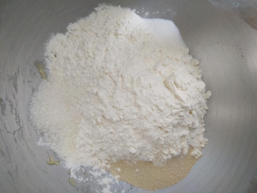 纯奶手撕吐司的做法 步骤1