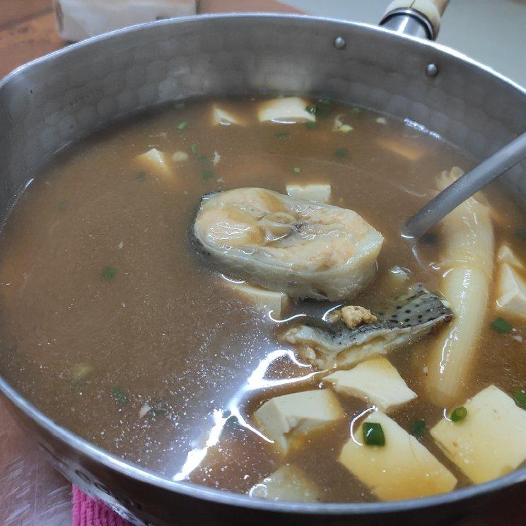 三文鱼头味噌汤