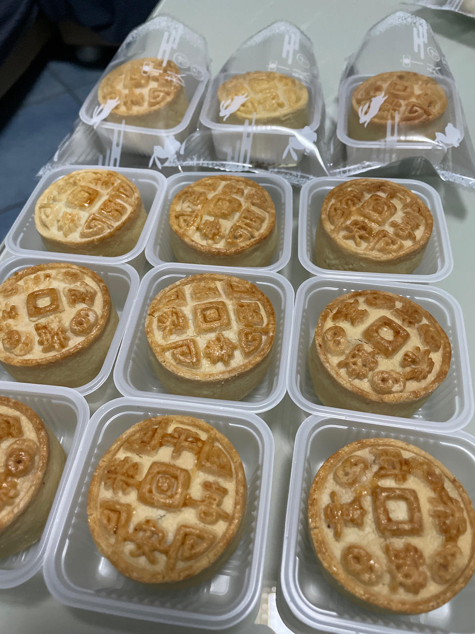 超酥软奶味十足 奶酥月饼