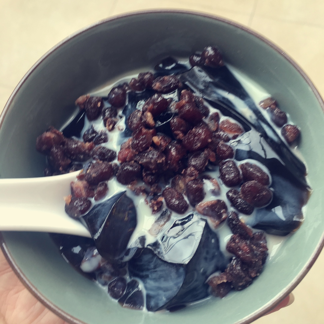 depr做的红豆牛奶龟苓膏