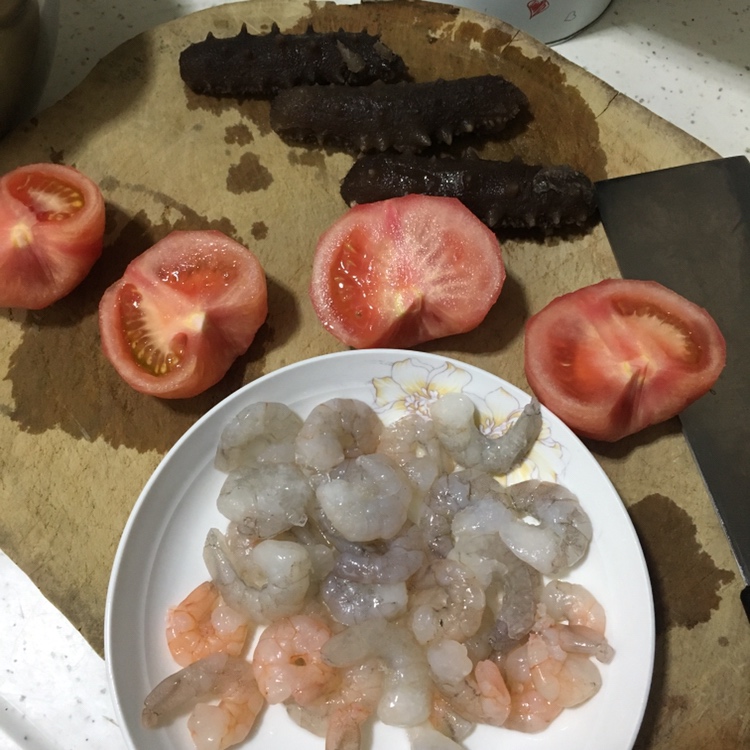 番茄海参虾仁抄手的做法 步骤1