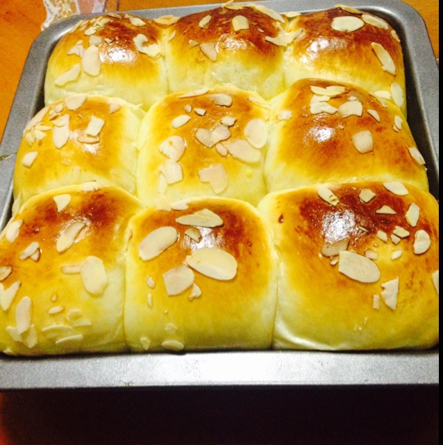大人小孩都爱不释口的【蜂蜜牛奶小餐包】