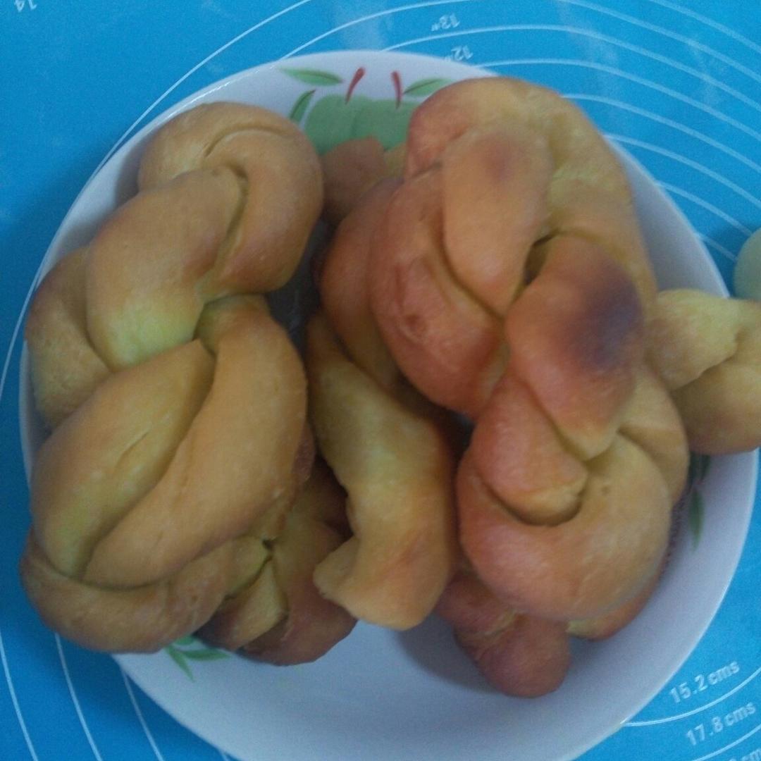 鲜奶软麻花