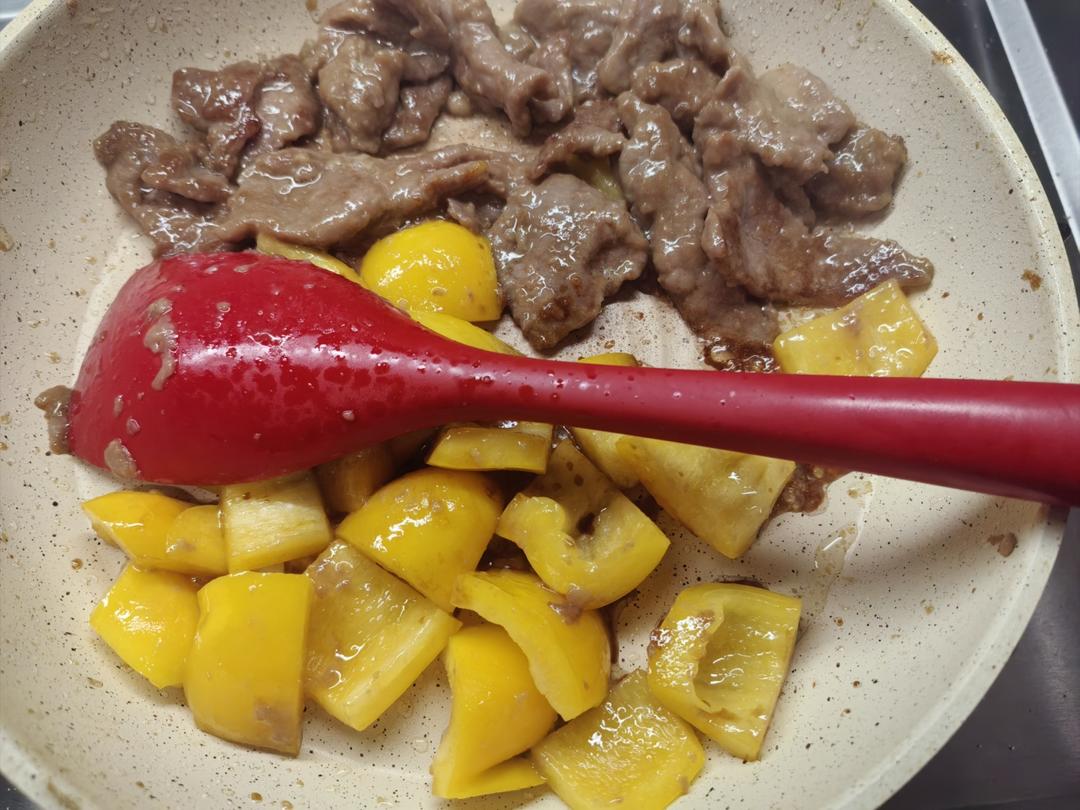彩椒牛肉粒