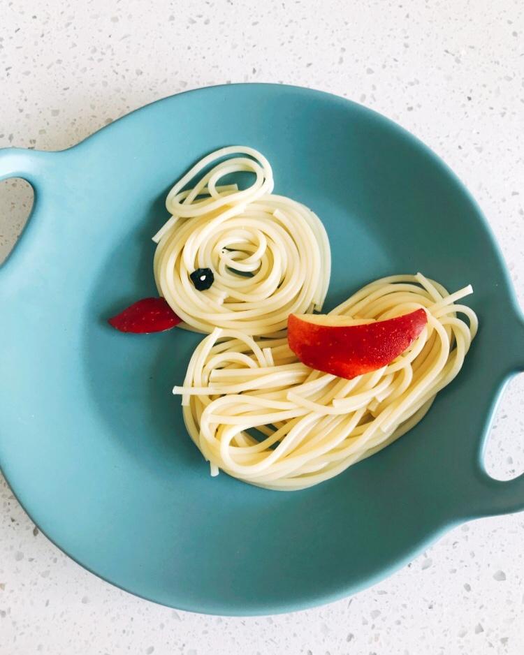 檀香_鱼做的趣味面条～大黄鸭