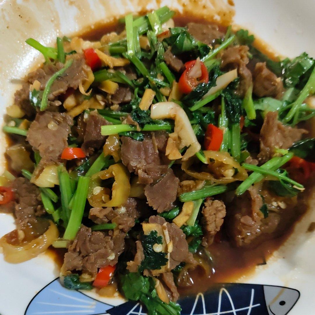 小炒黄牛肉