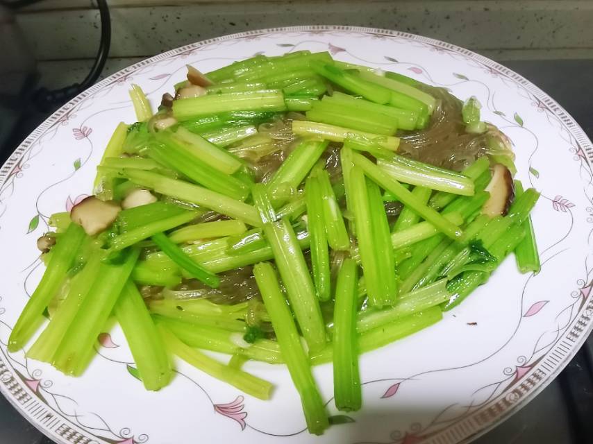 香芹炒粉丝