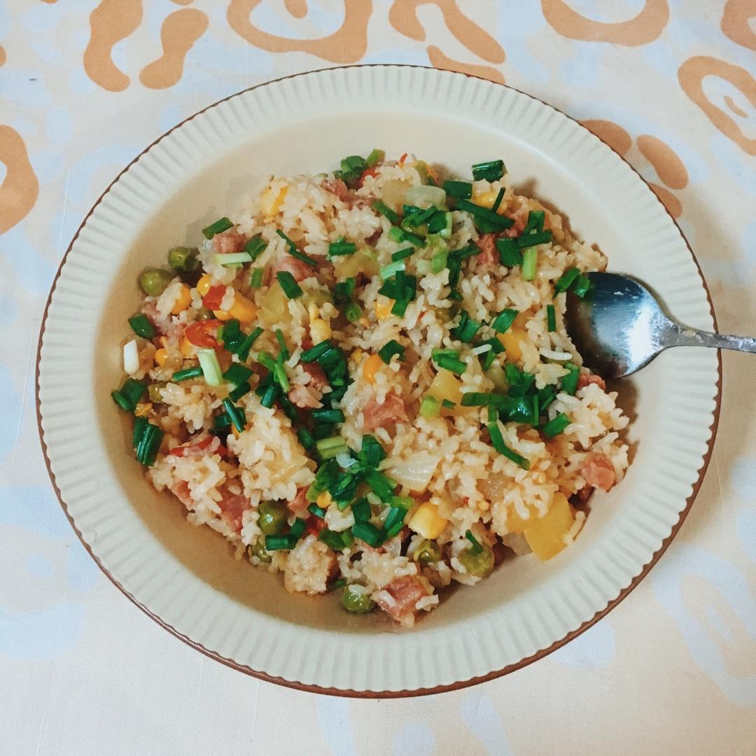韩式香肠土豆焖饭
