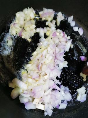 一致好评的奶油蘑菇汤的做法 步骤2