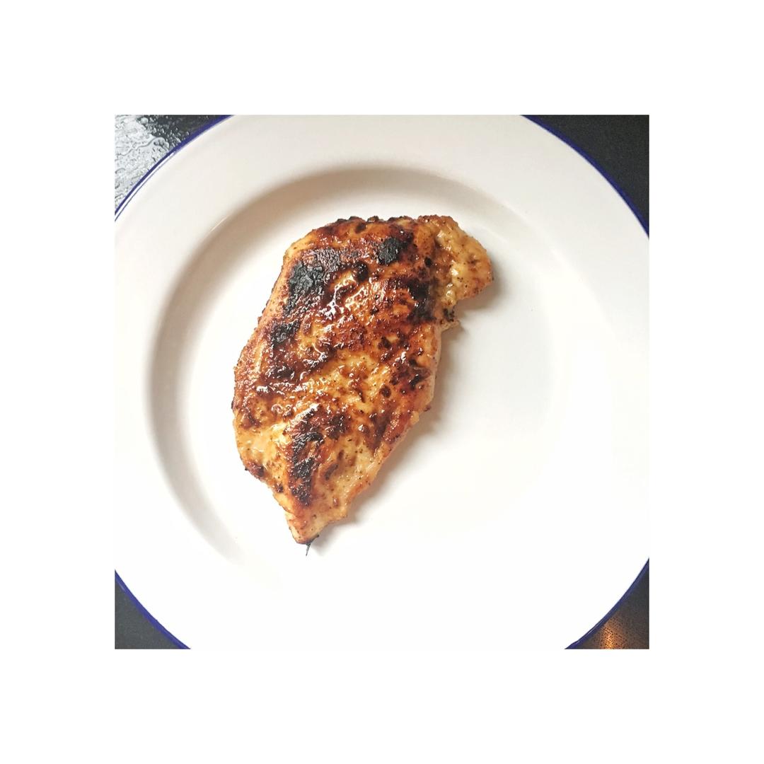酷炫屌炸天好吃的煎鸡胸肉（香蒜蜂蜜煎鸡胸肉）
