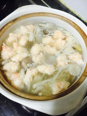 虾滑排骨菌菇汤的做法 步骤6