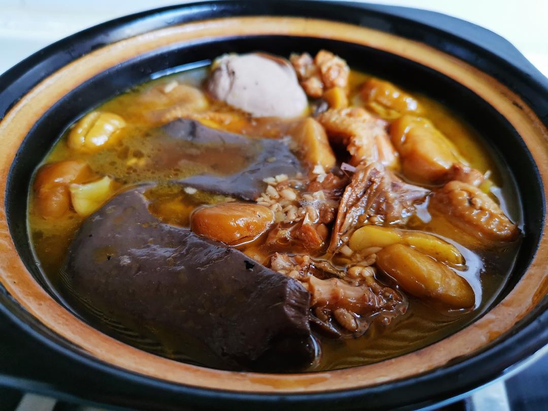 板栗炖土鸡的做法