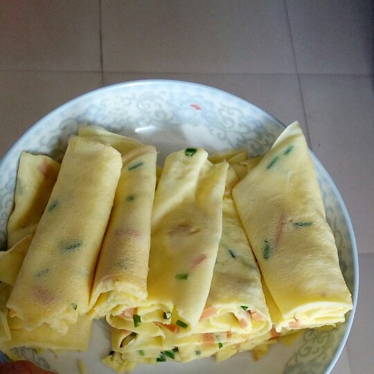 火腿肠葱花鸡蛋饼