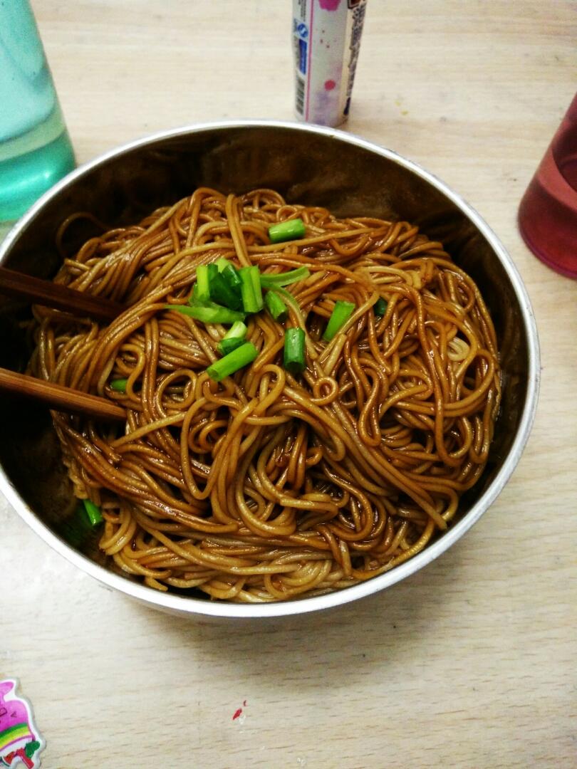 葱油拌面（快手简单，美味无敌）