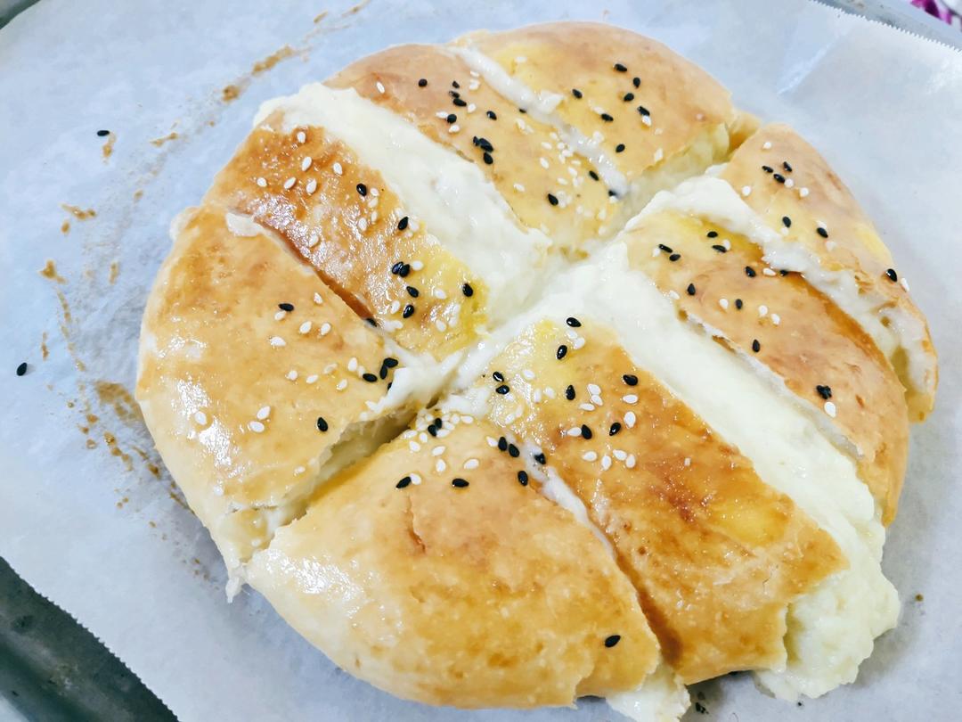 《Tinrry+》爆浆拉丝榴莲芝士饼