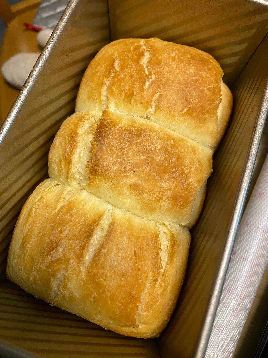 新手也能轻松做吐司，不需要厨师机，全手工揉面10分钟出手套膜