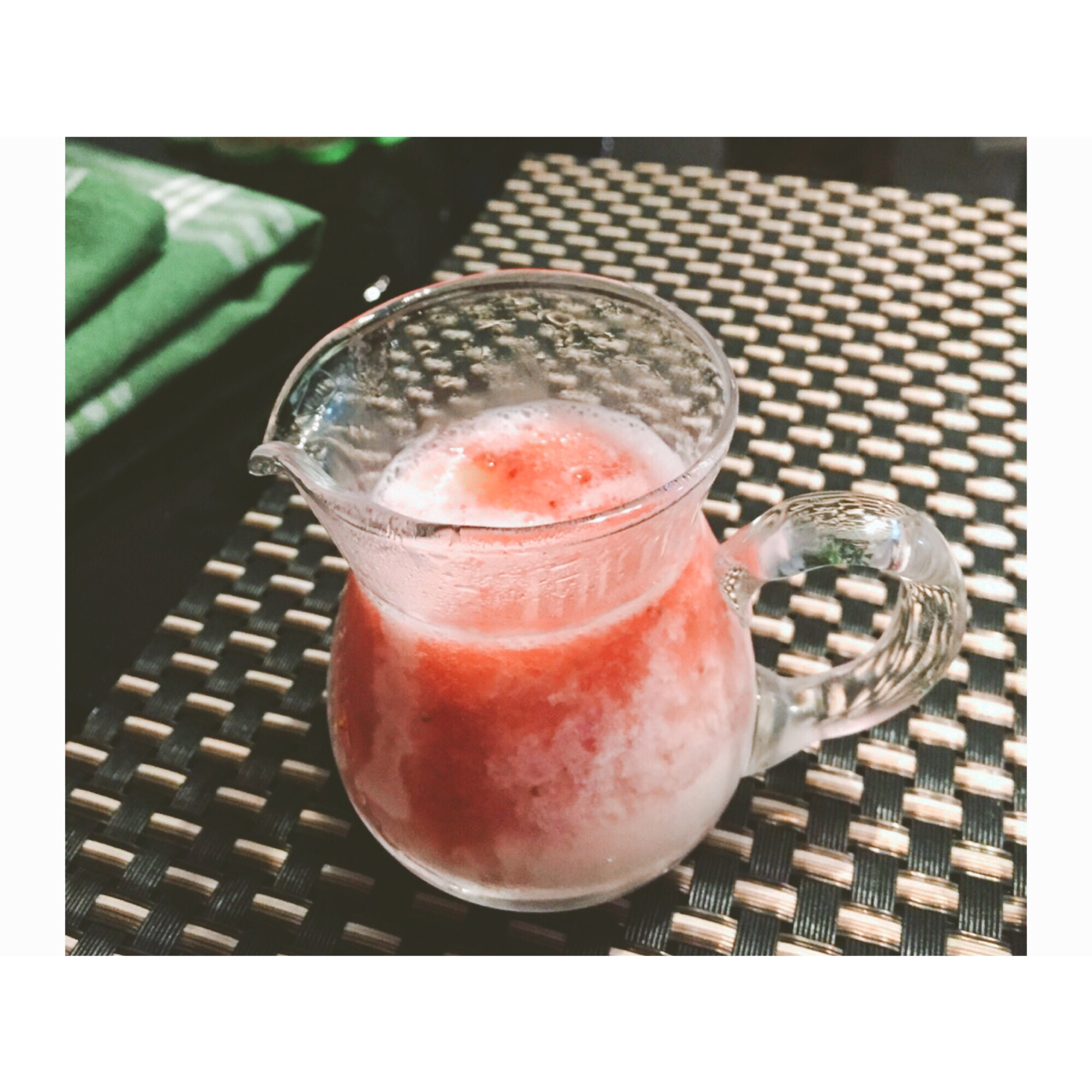 草莓牛奶双色布丁