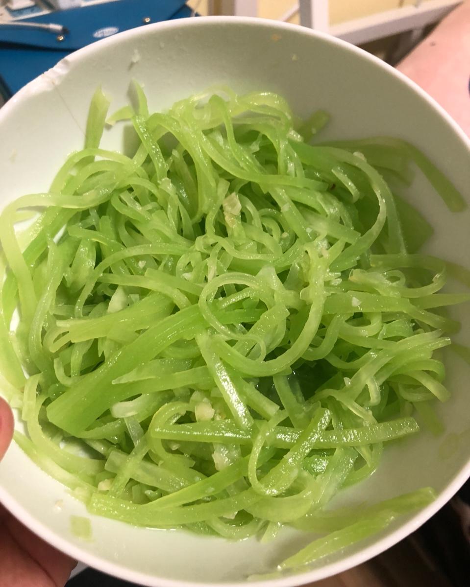 凉拌莴笋丝