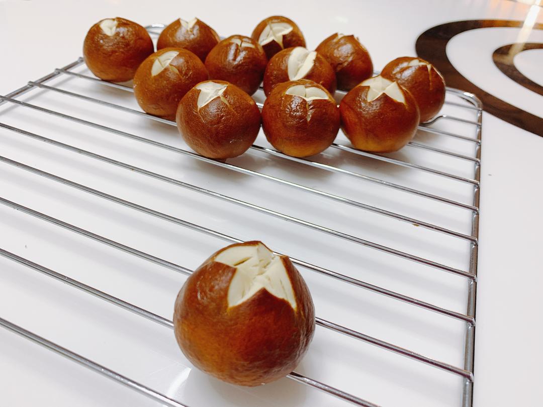 碱水小球面包的做法