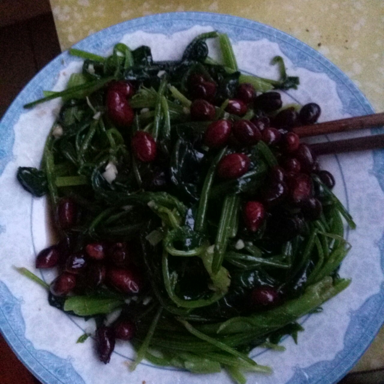 凉拌花生米菠菜