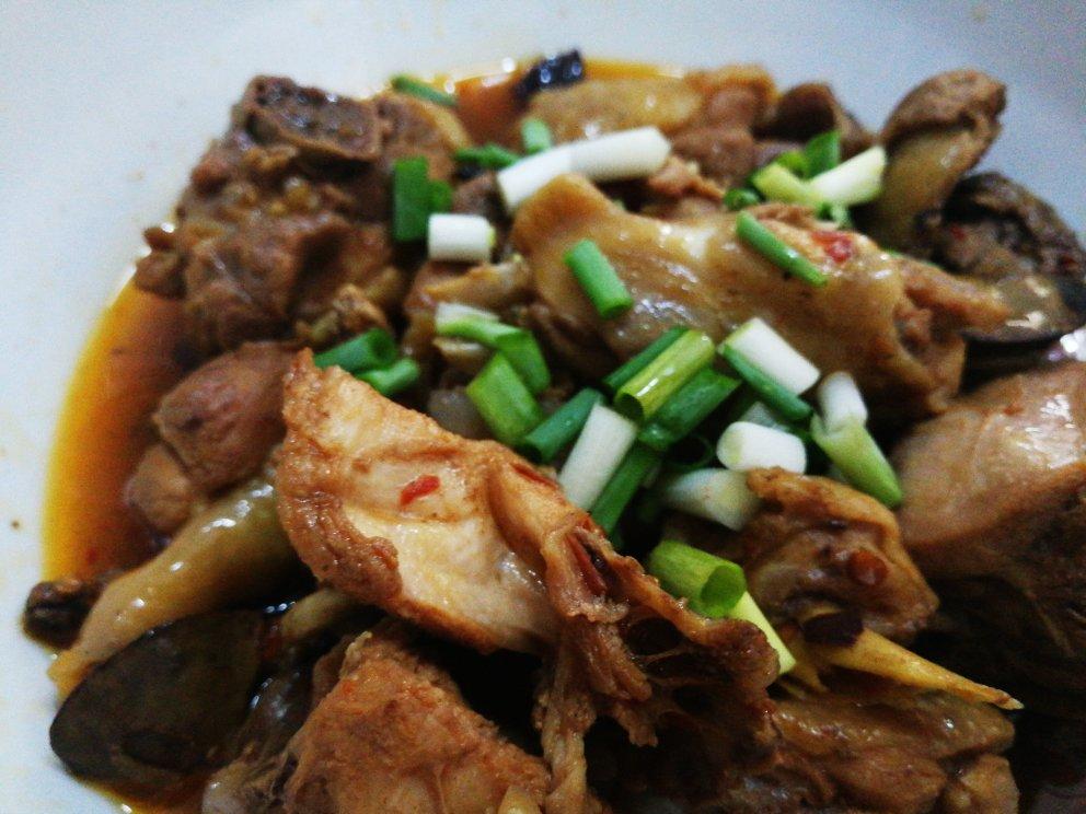 老丁的私房菜-芋儿鸡