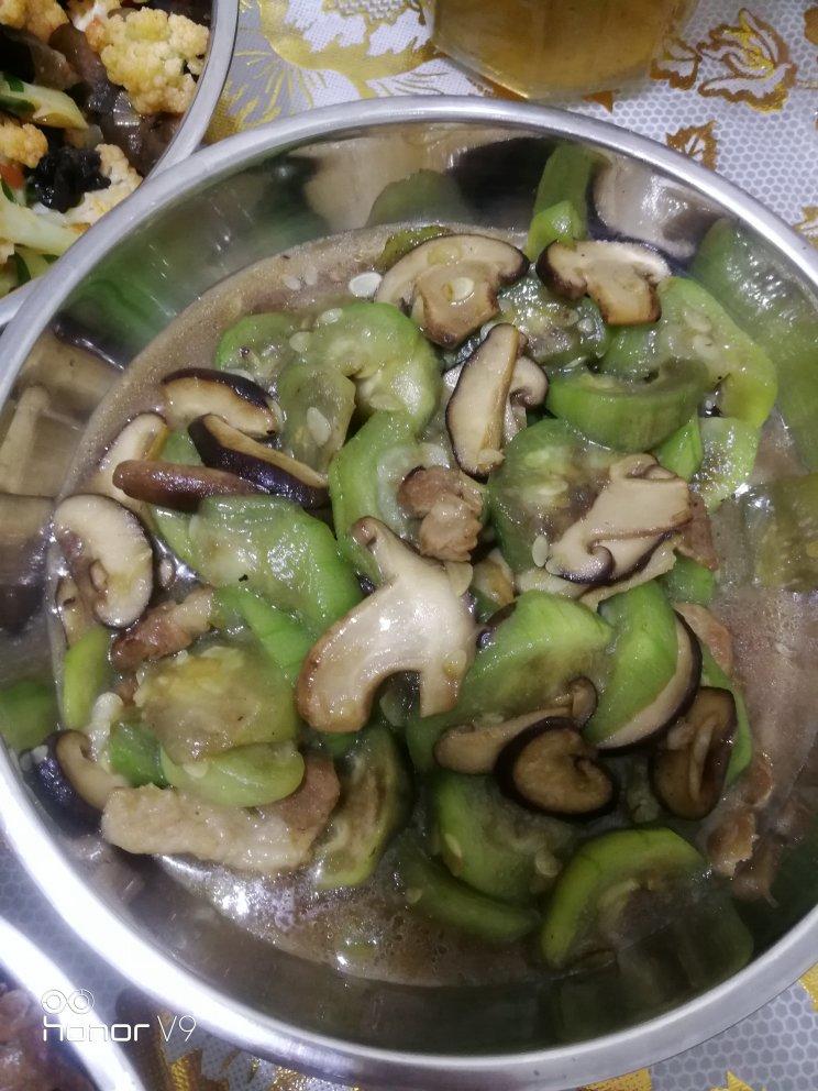 香菇炒丝瓜 超级好吃