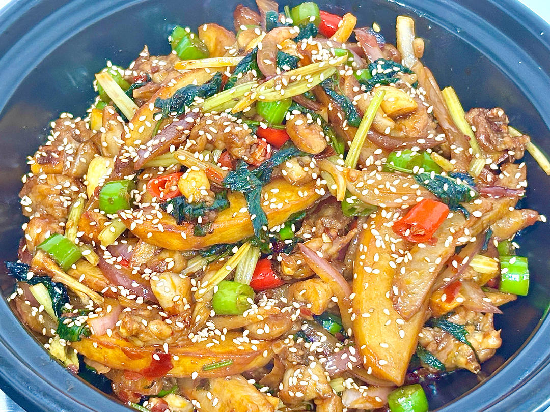 夏天必吃：干锅紫苏牛蛙