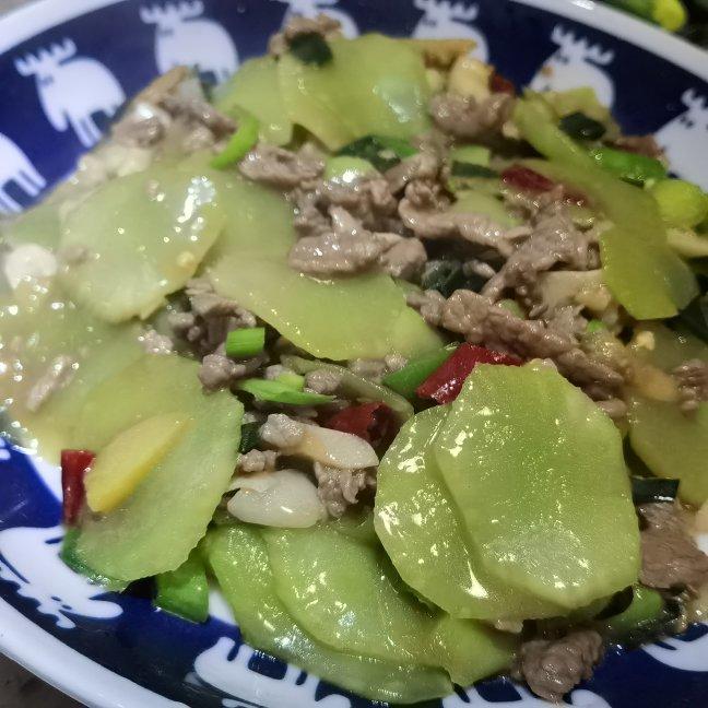 莴笋炒牛肉