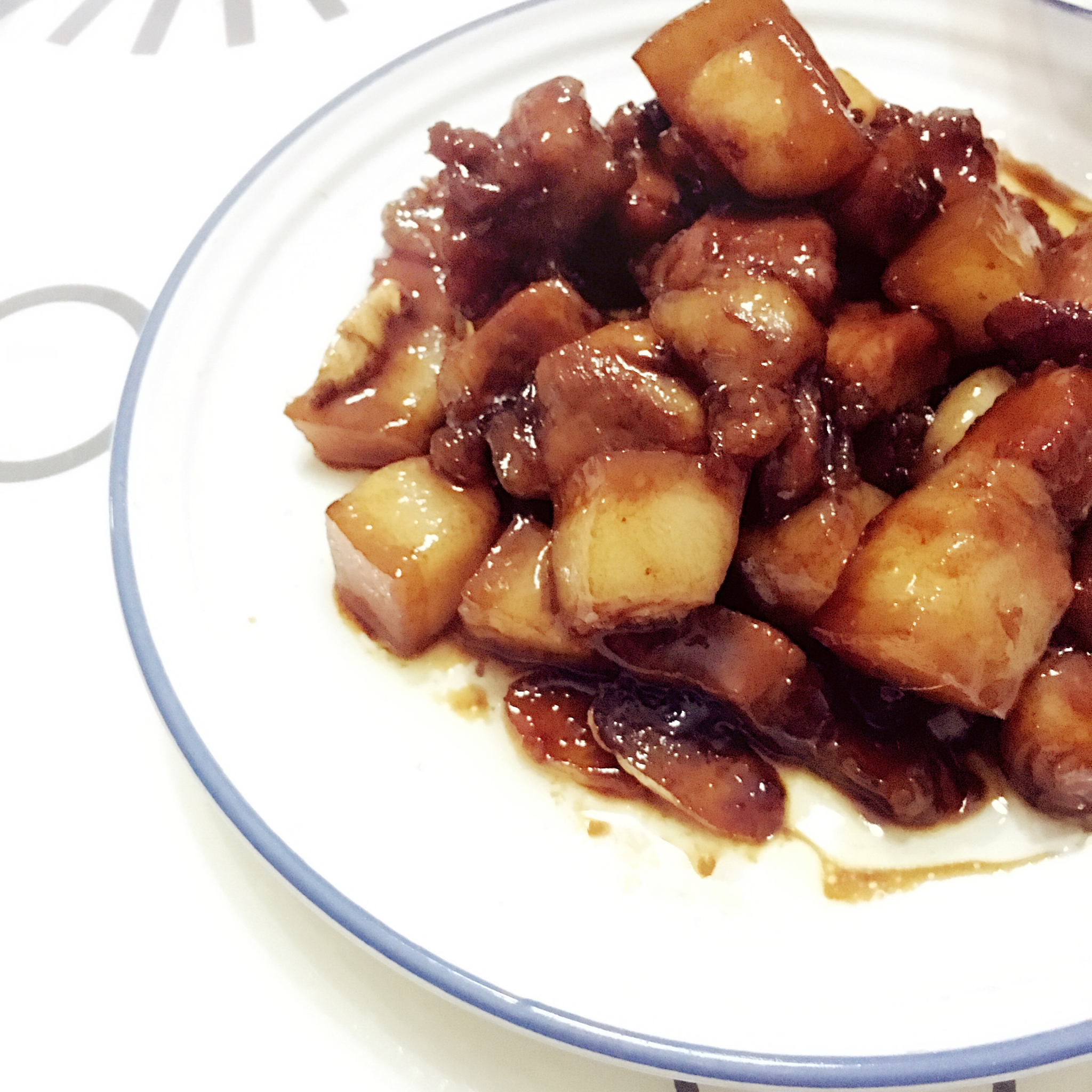 吃着碗里望着锅里的红烧肉