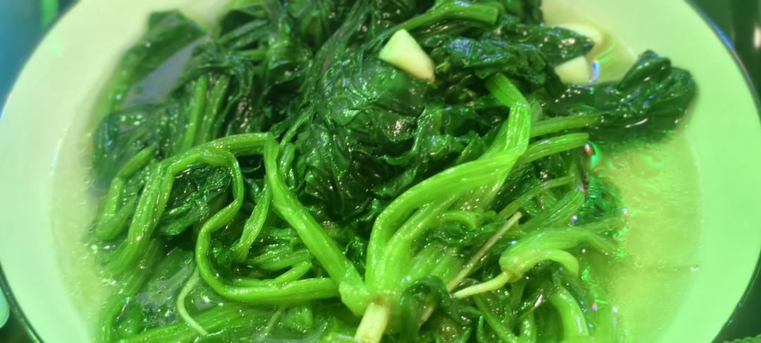 不涩口又嫩的清炒菠菜