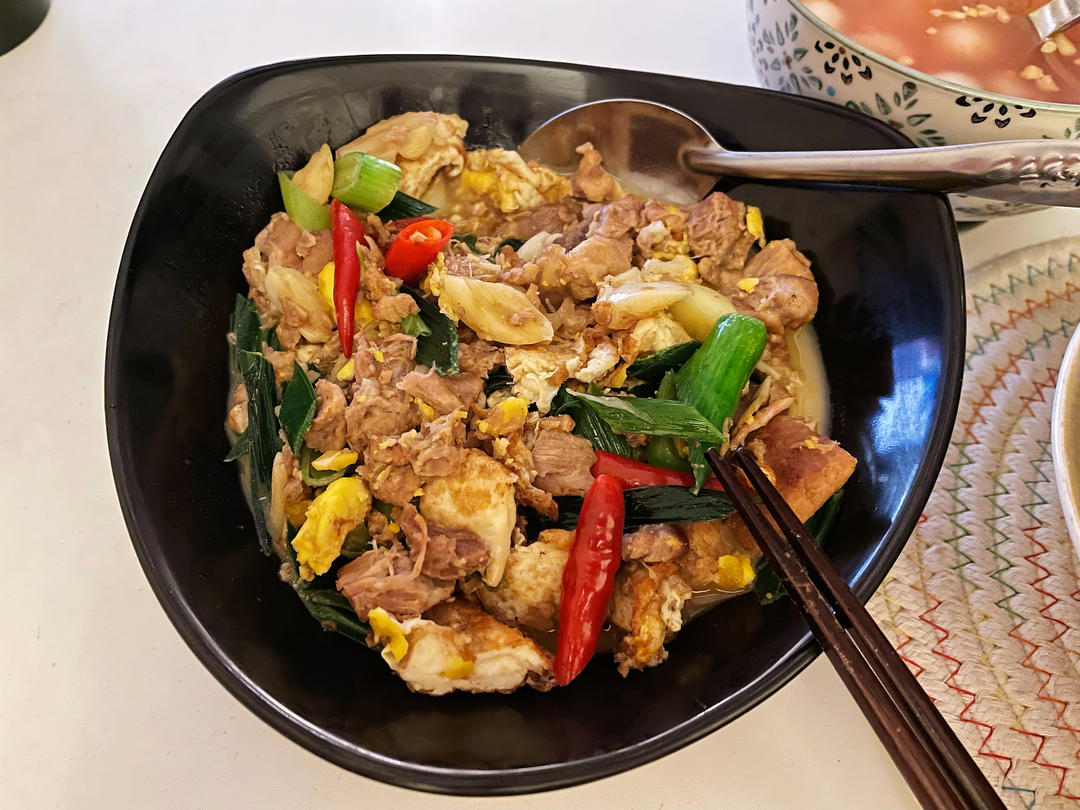 拆骨肉焖荷包蛋