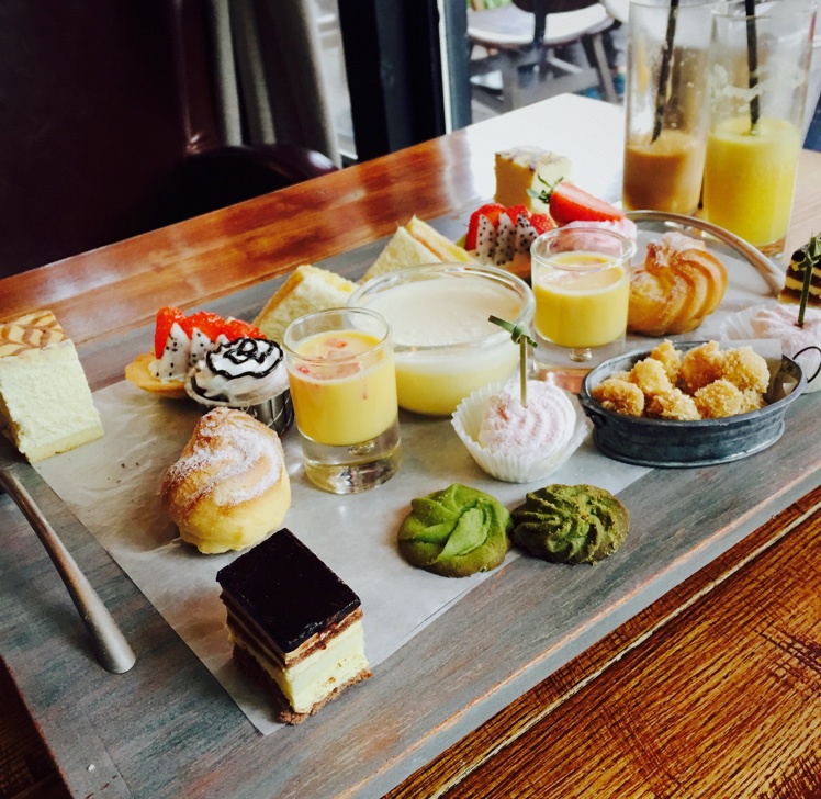 外食__走走停停。