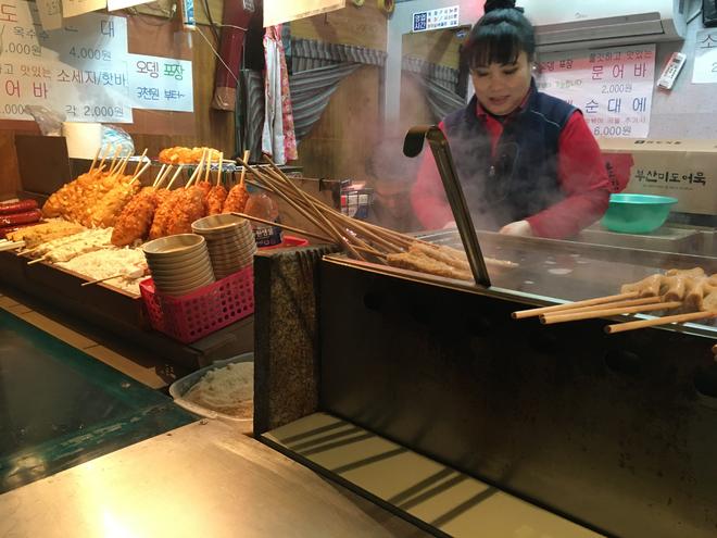 #狐狸在韩国#教你复刻韩国街头小吃鱼饼汤！超级简单～的做法
