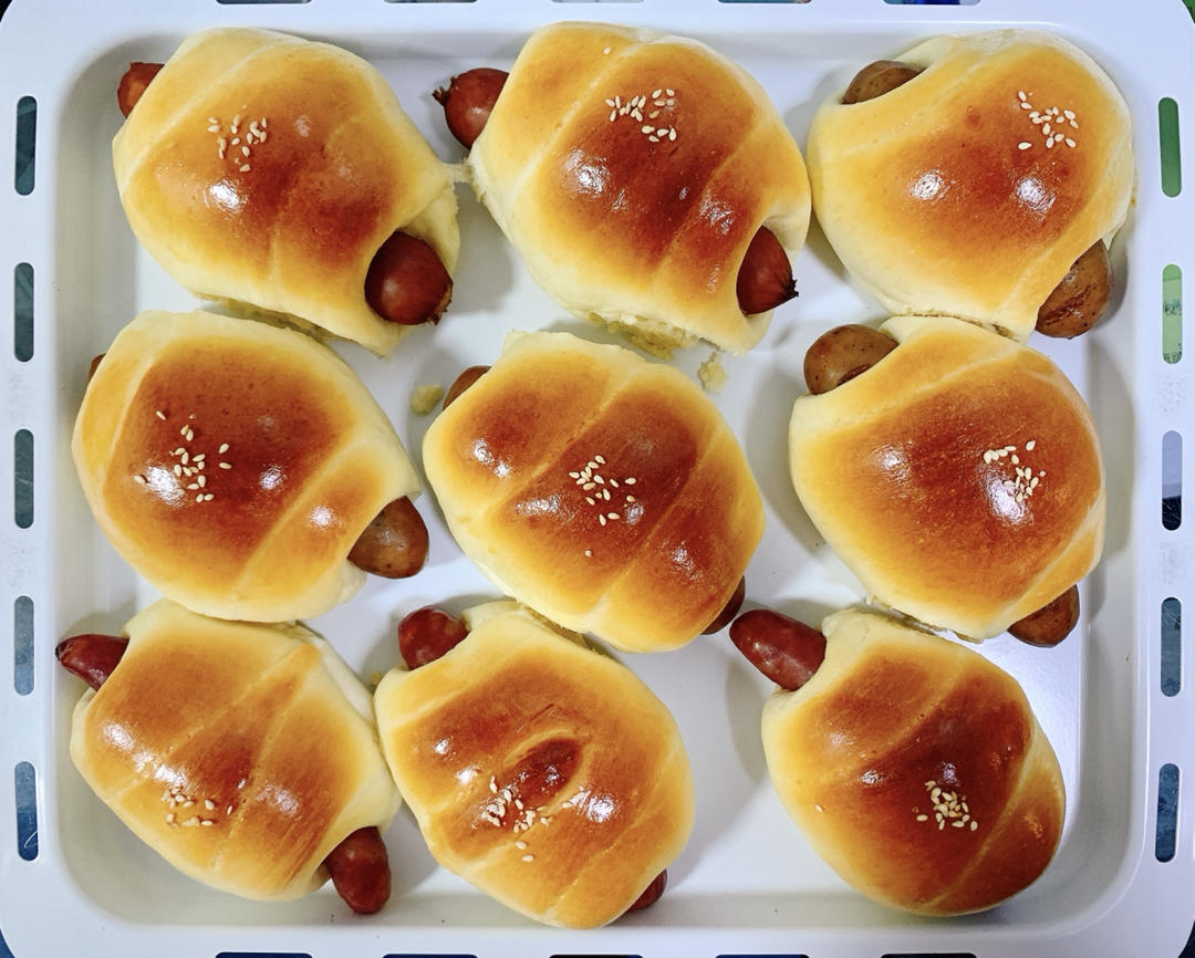 蒜香火腿肠面包(小热狗)给无肉不欢的你～孙小美的手作
