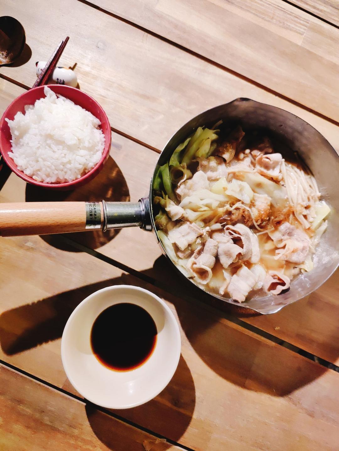 暖心减肥餐｜深夜食堂豚肉白菜火锅