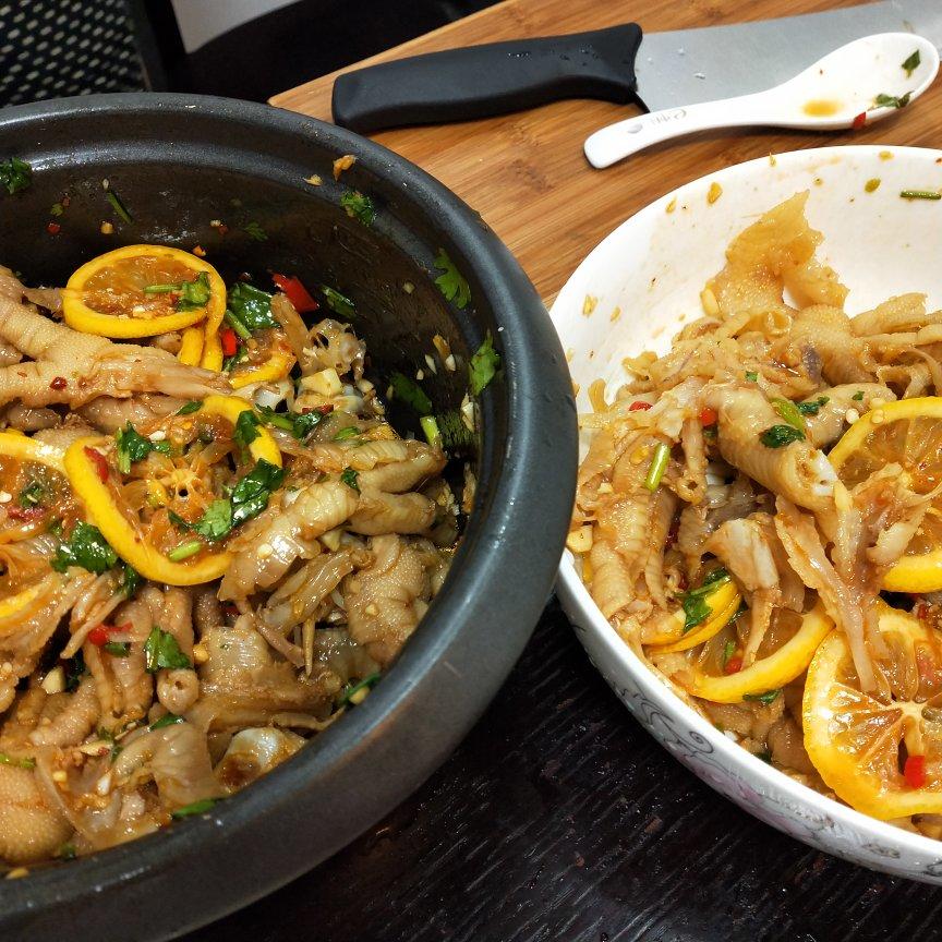 【酸辣无骨凤爪】