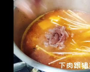 猪杂酸汤粉的做法 步骤3