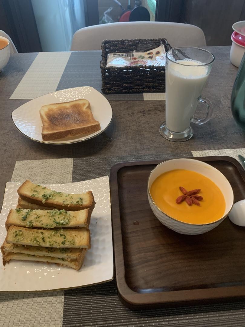 韩式南瓜粥，南瓜米糊，宝宝辅食，南瓜养生羹，劣狐狐烘焙