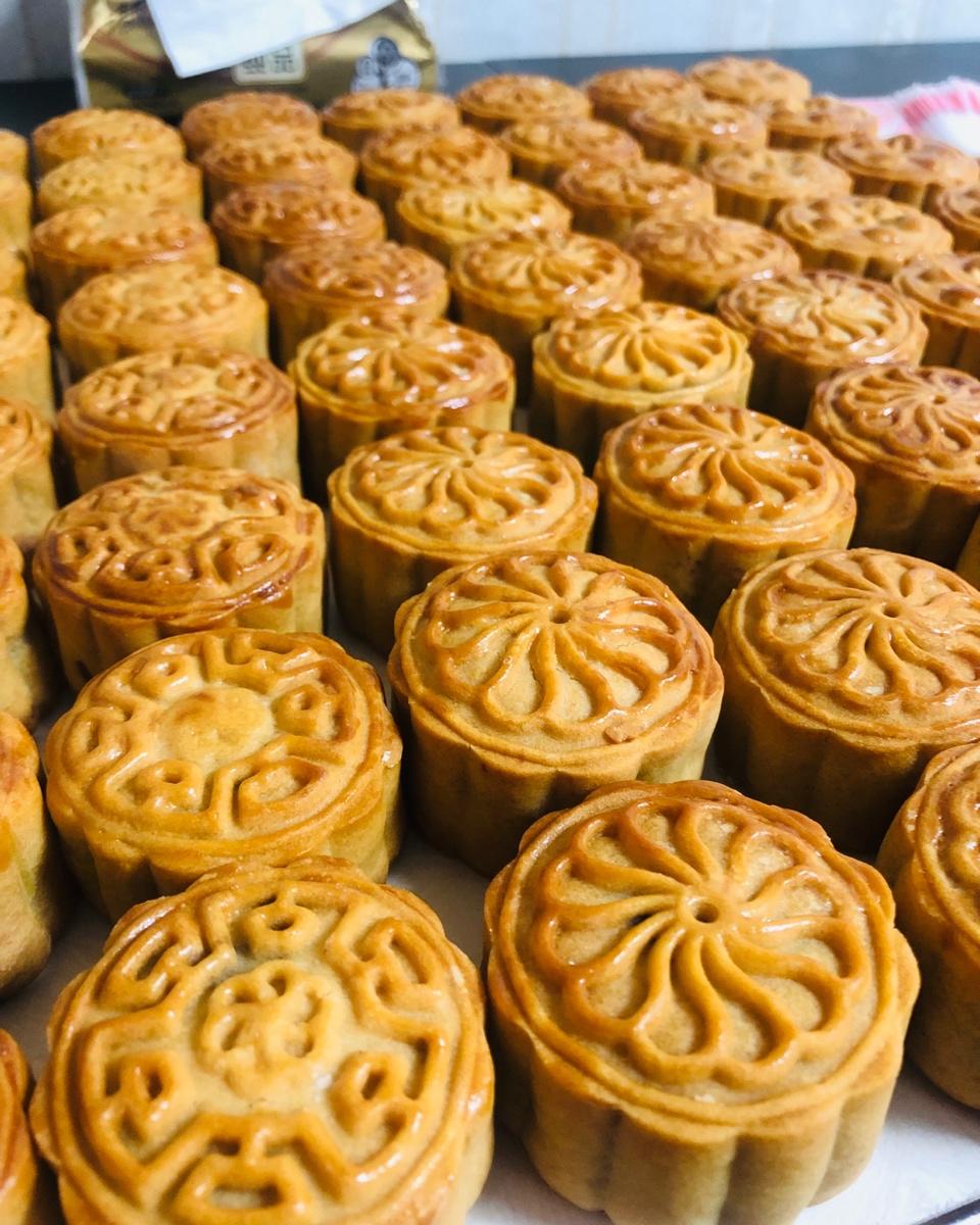 广式月饼—蛋黄莲蓉月饼