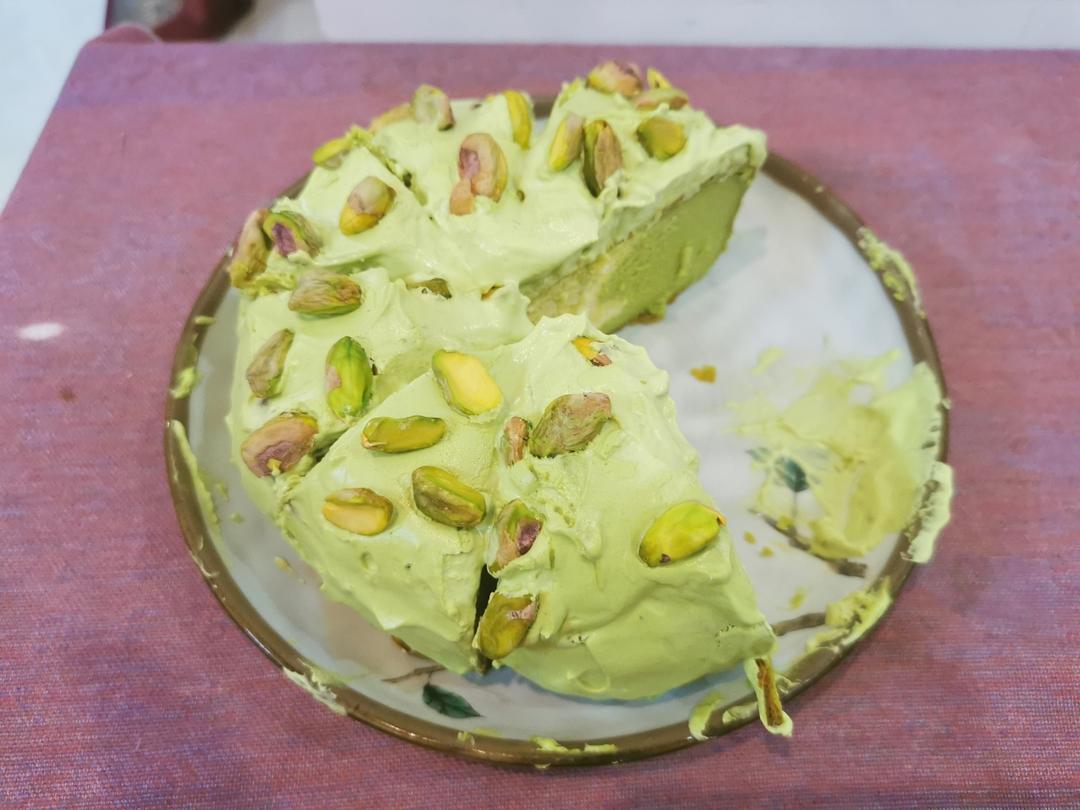 开心果巴斯克，醇香浓郁烤芝士蛋糕