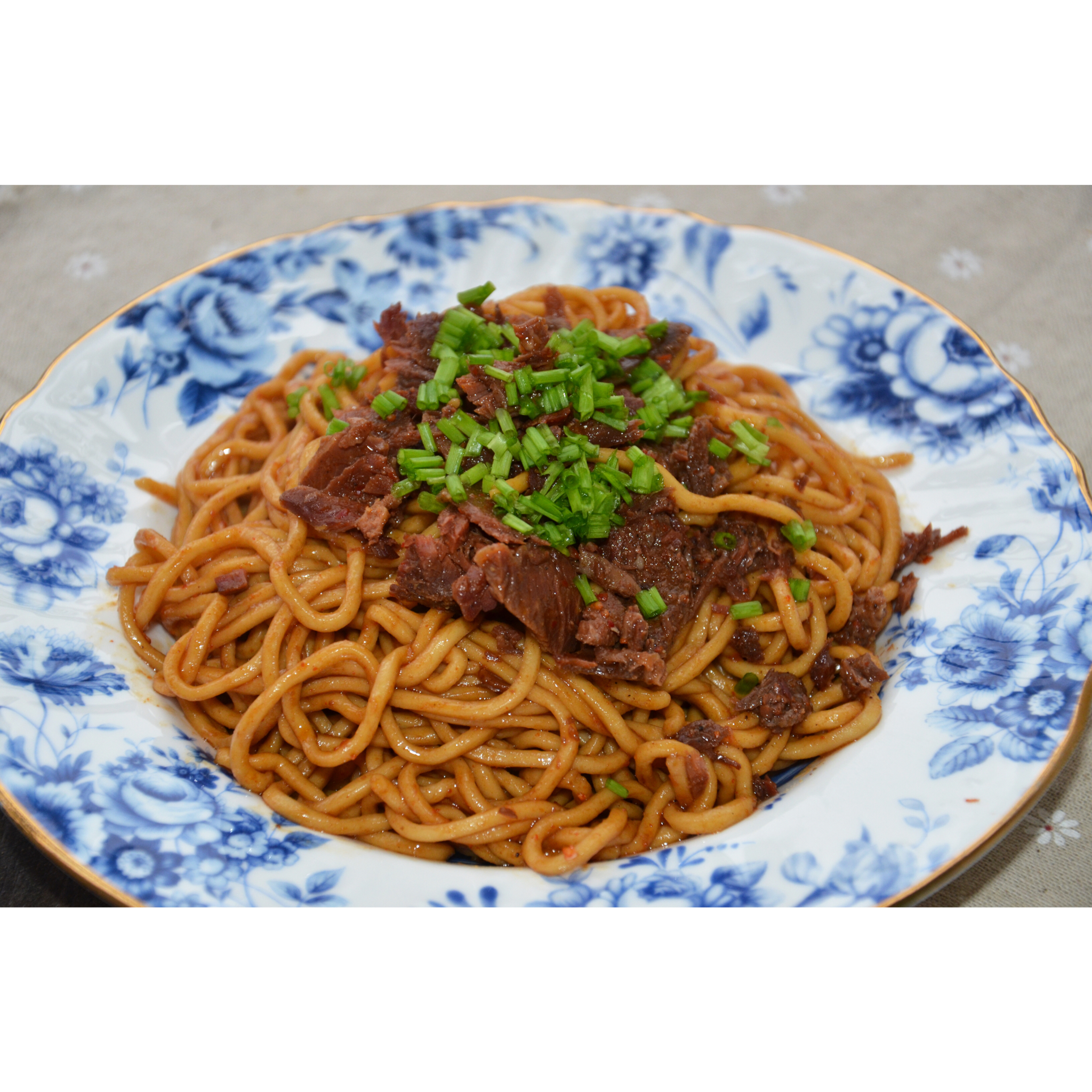饕姑娘做的牛肉拌面