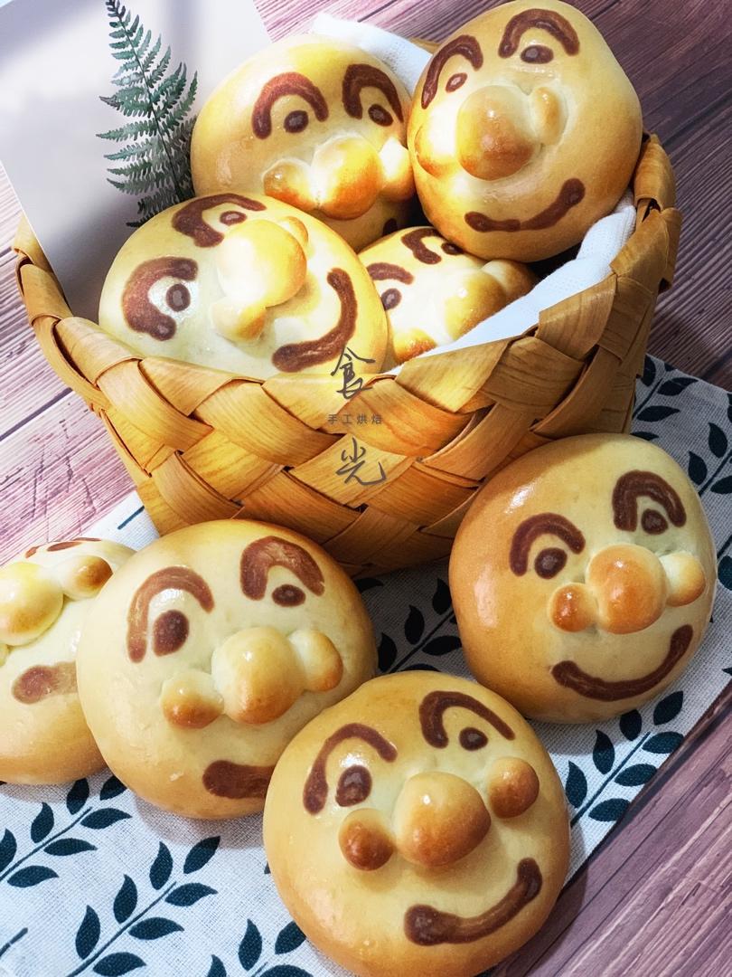 木香草做的大小朋友人人爱的日式红豆面包超人