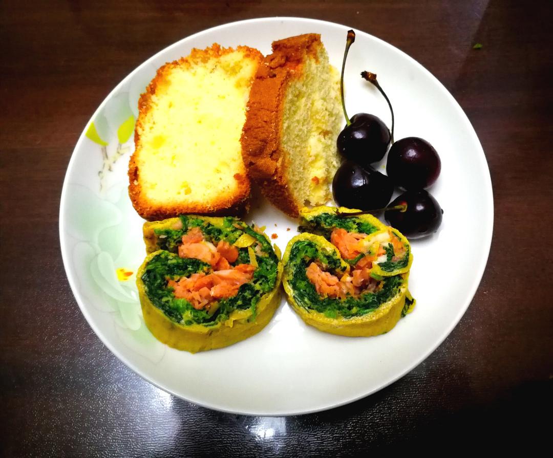 菠菜鸡蛋三文鱼卷