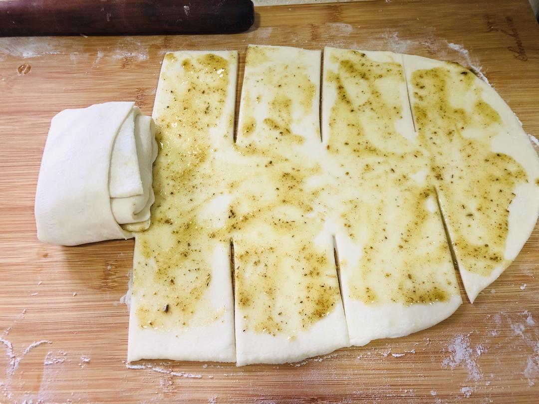 比蛋糕还好吃的发面千层饼，做法简单