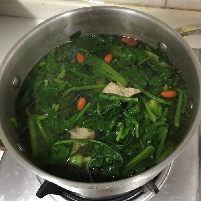 菠菜猪肝汤