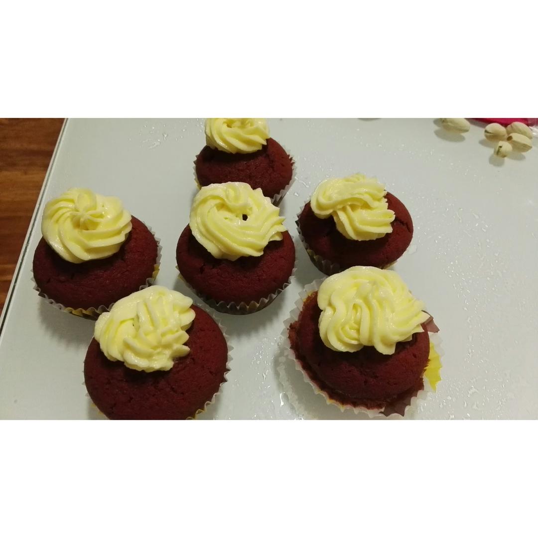 传统红丝绒杯子蛋糕（极软无泡打粉）Red velvet cupcake