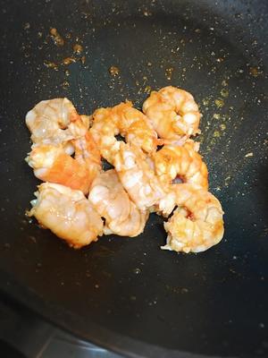 秋葵烤大虾的做法 步骤3