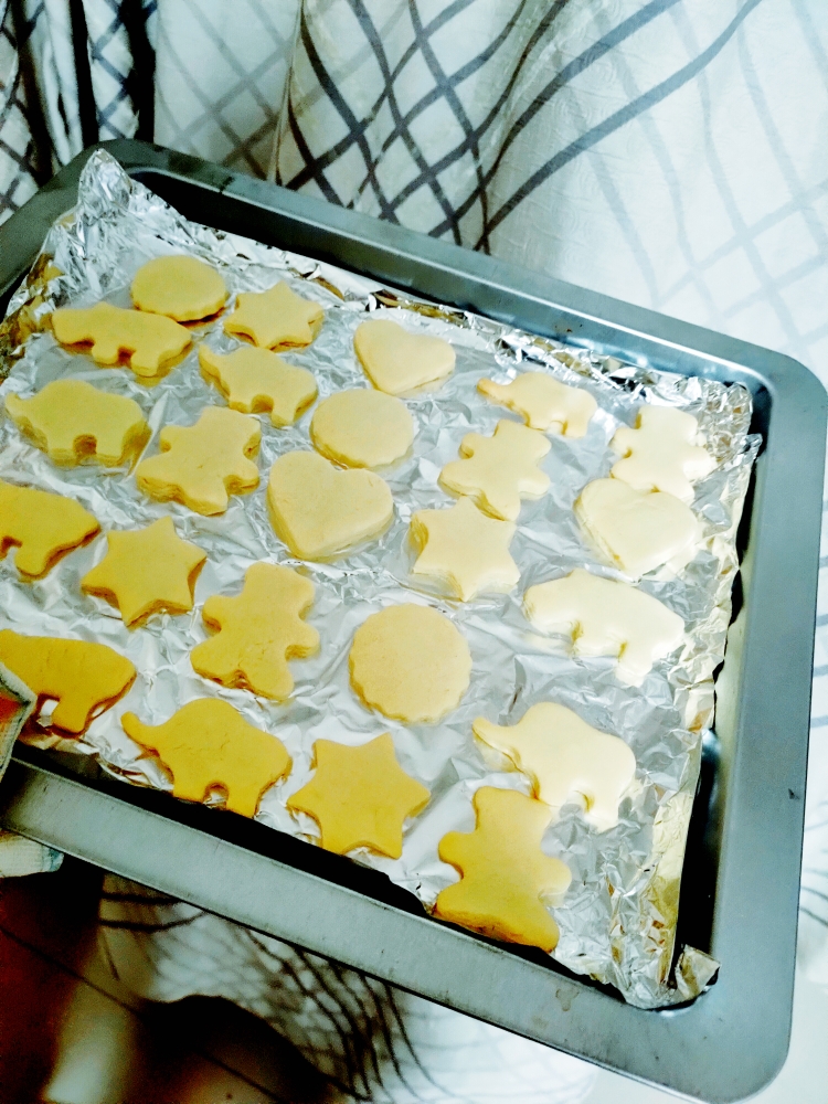 烘焙菜鸟烤箱开光之作——亲子卡哇伊奶香黄油饼干💙的做法