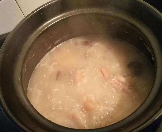 薏米猪蹄汤的做法